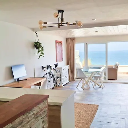 Apartment Sun, Beach, Views, And Relaxation